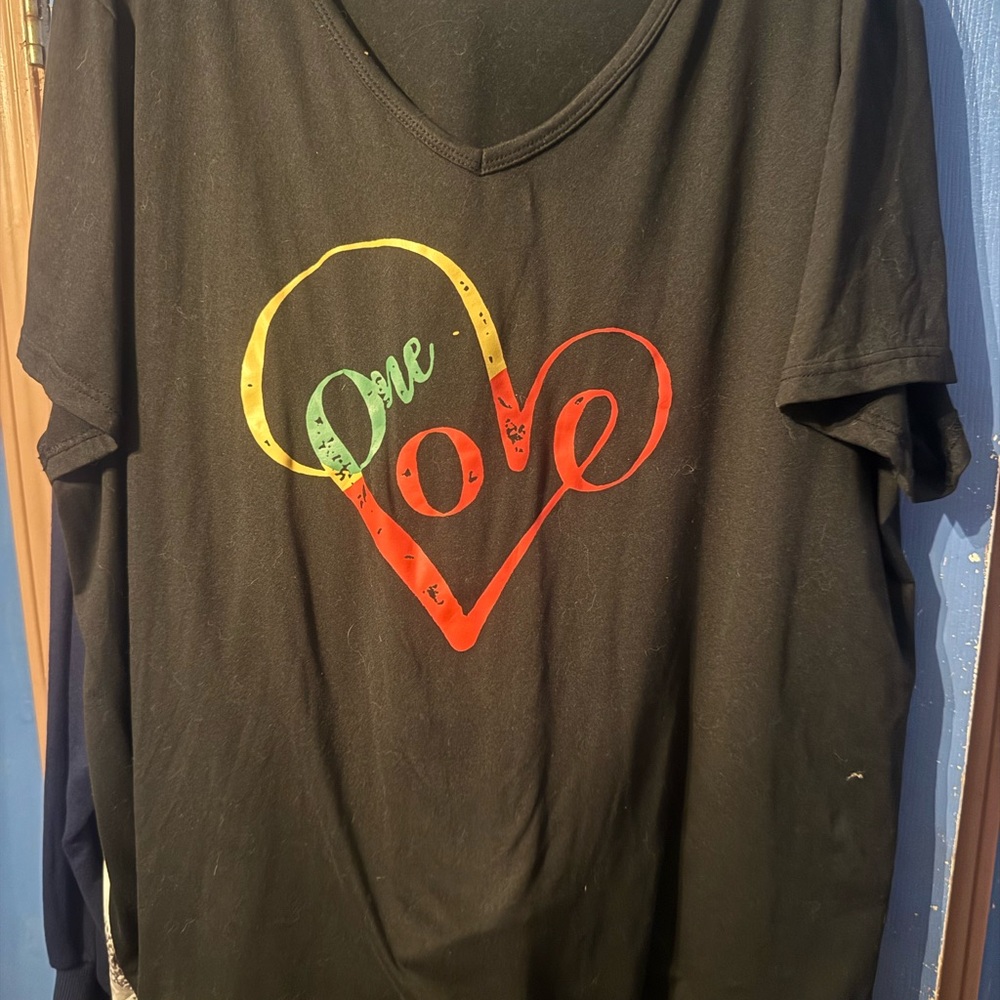 SHEIN Black Tee with Multicolor Heart Design